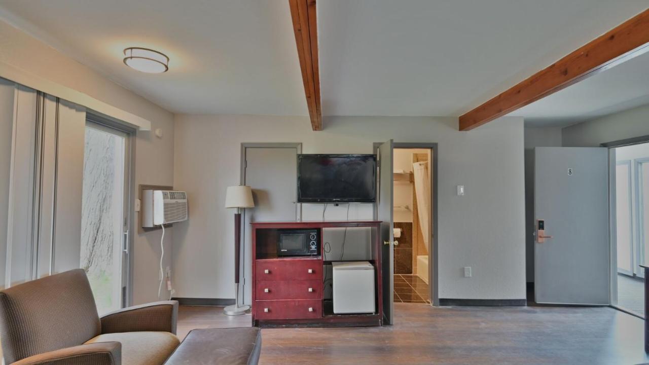 Maplehurst Motel Tunkhannock Εξωτερικό φωτογραφία