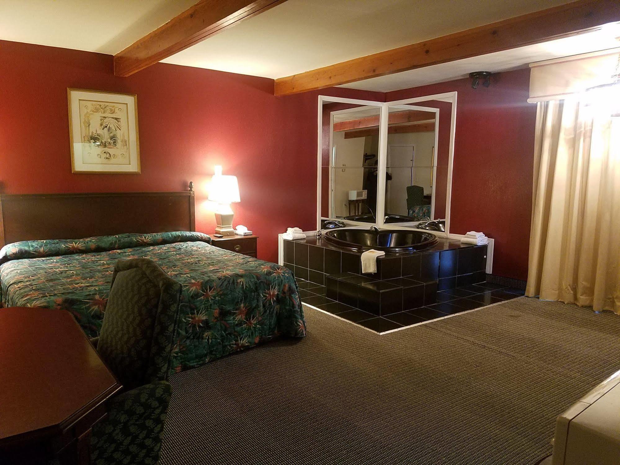 Maplehurst Motel Tunkhannock Εξωτερικό φωτογραφία