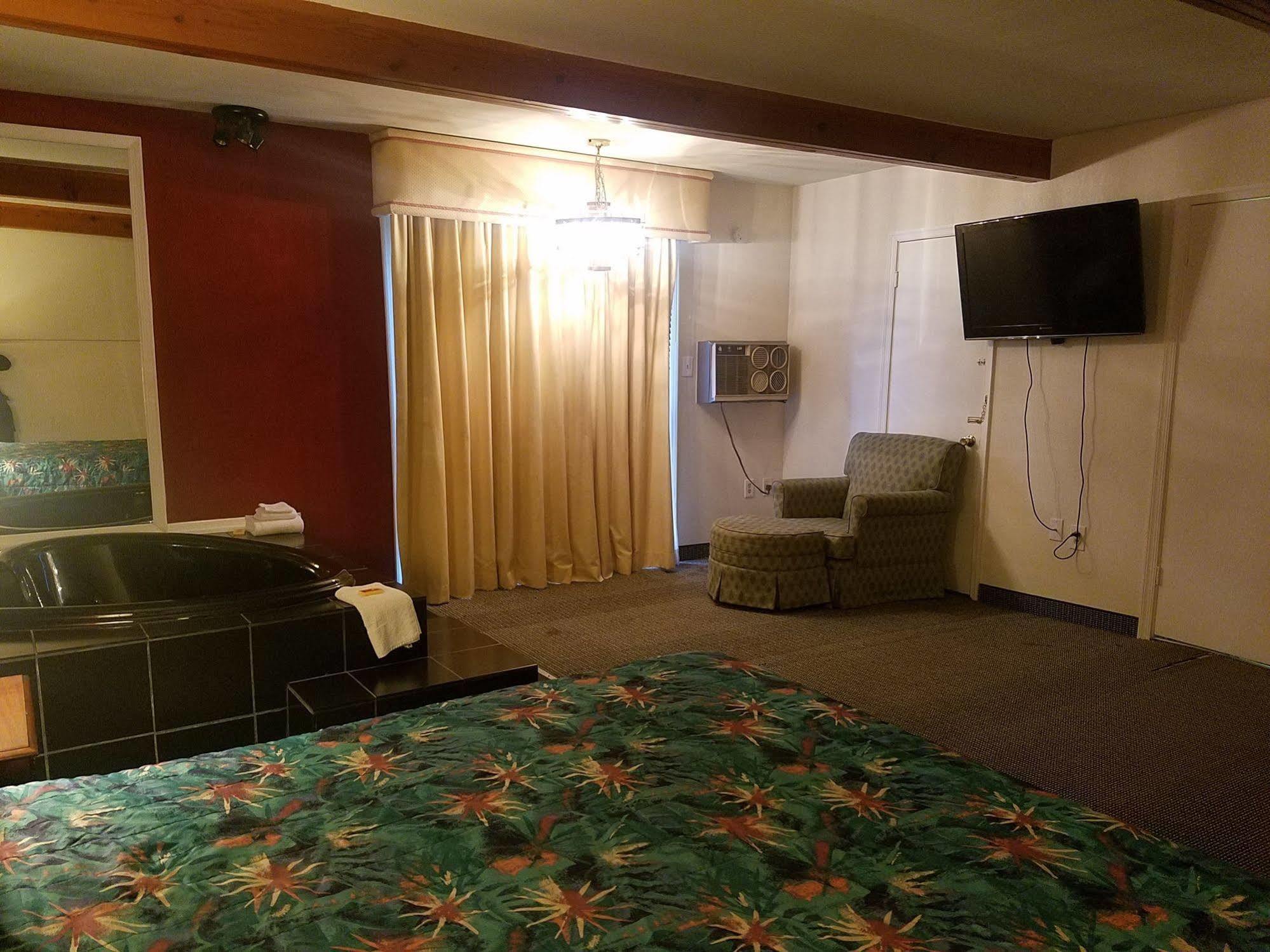 Maplehurst Motel Tunkhannock Εξωτερικό φωτογραφία